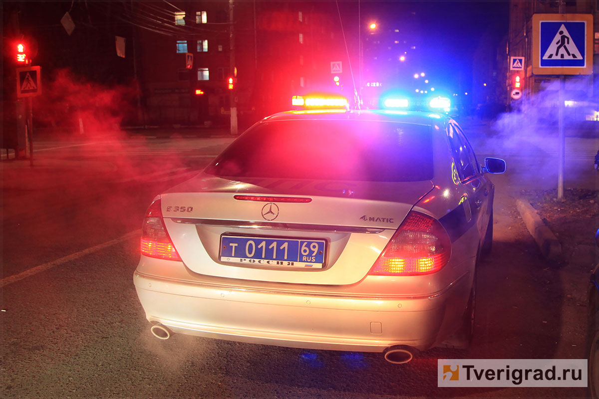 В столкновении двух автомобилей в центре Твери пострадал виновник ДТП