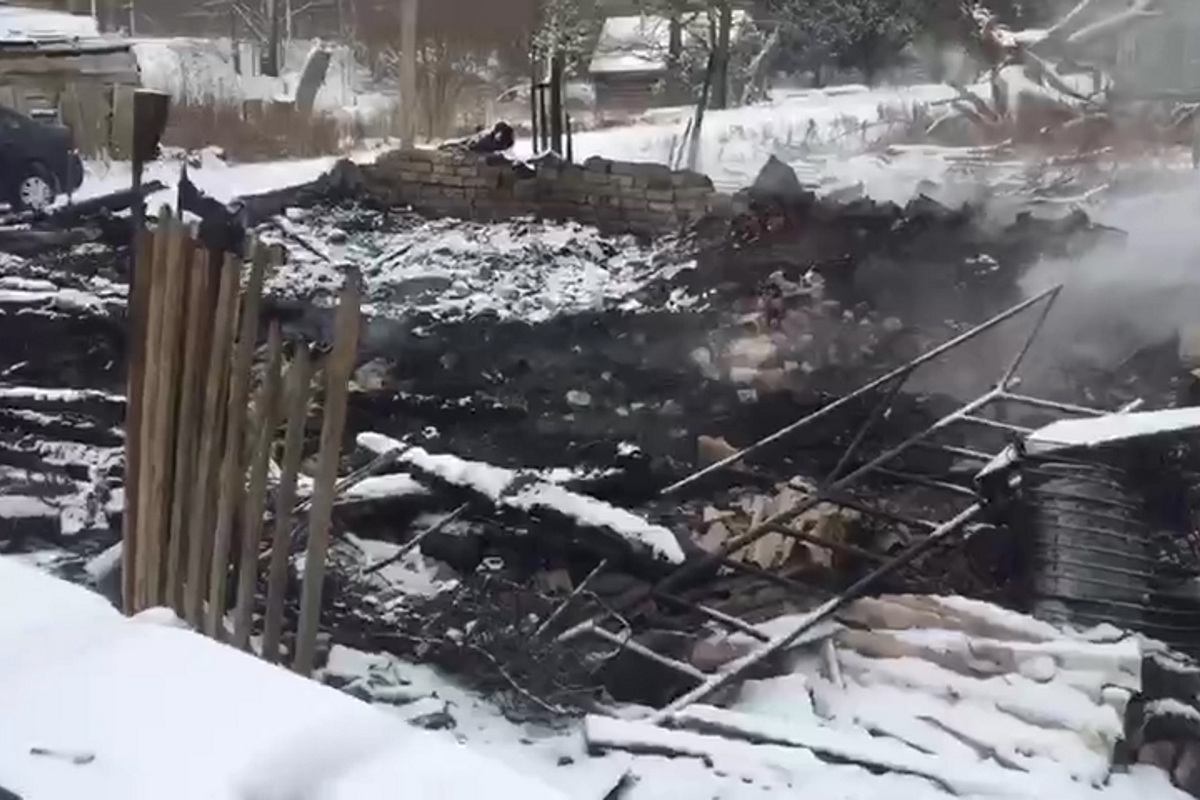 Появилось видео с места пожара в Тверской области, в огне которого погиб мужчина
