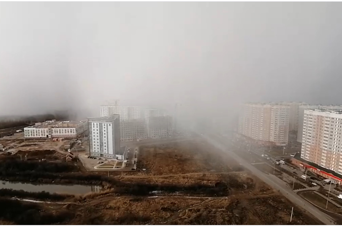 Житель Твери снял на видео снежную бурю, которая накрыла город в считанные секунды
