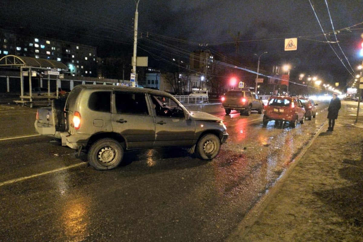 Подробности массового ДТП на Петербургском шоссе в Твери, в котором пострадали два водителя
