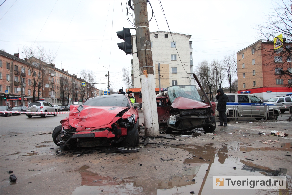 Участник ДТП на Волоколамском проспекте рассказал подробности смертельной аварии, где машина въехала в толпу пешеходов