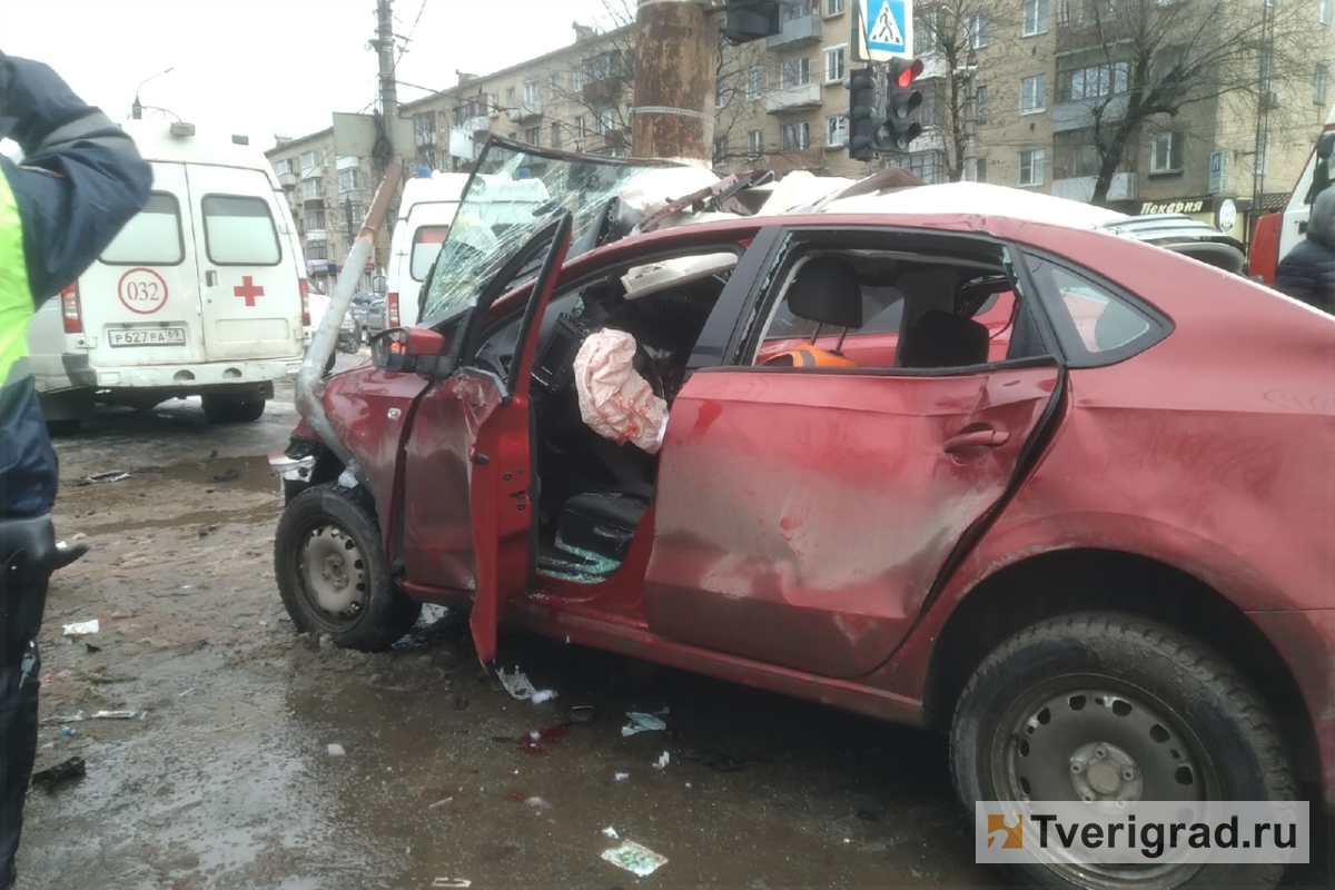 Количество пострадавших в серьезной аварии на Волоколамском проспекте в Твери увеличилось до шести человек