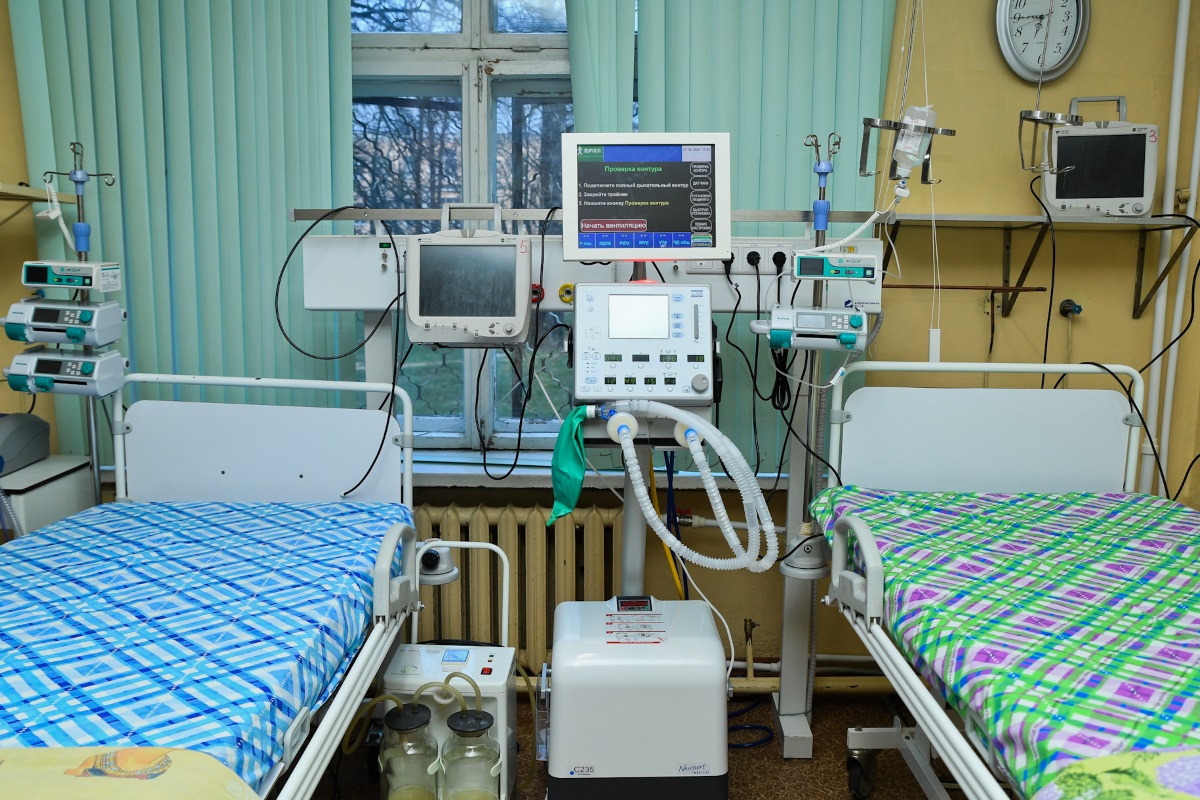 В больницы Тверской области поставят 221 аппарат искусственной вентиляции лёгких