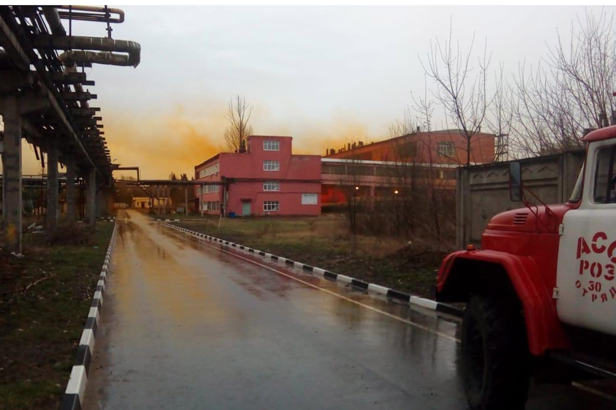 В Тверской области произошел хлопок на химическом заводе