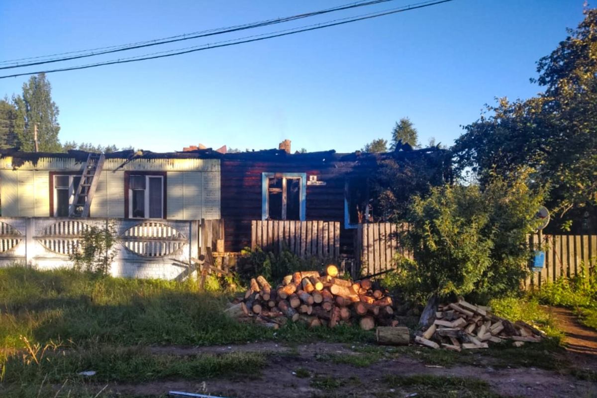 В Тверской области устанавливают причины гибели четырех человек при пожаре