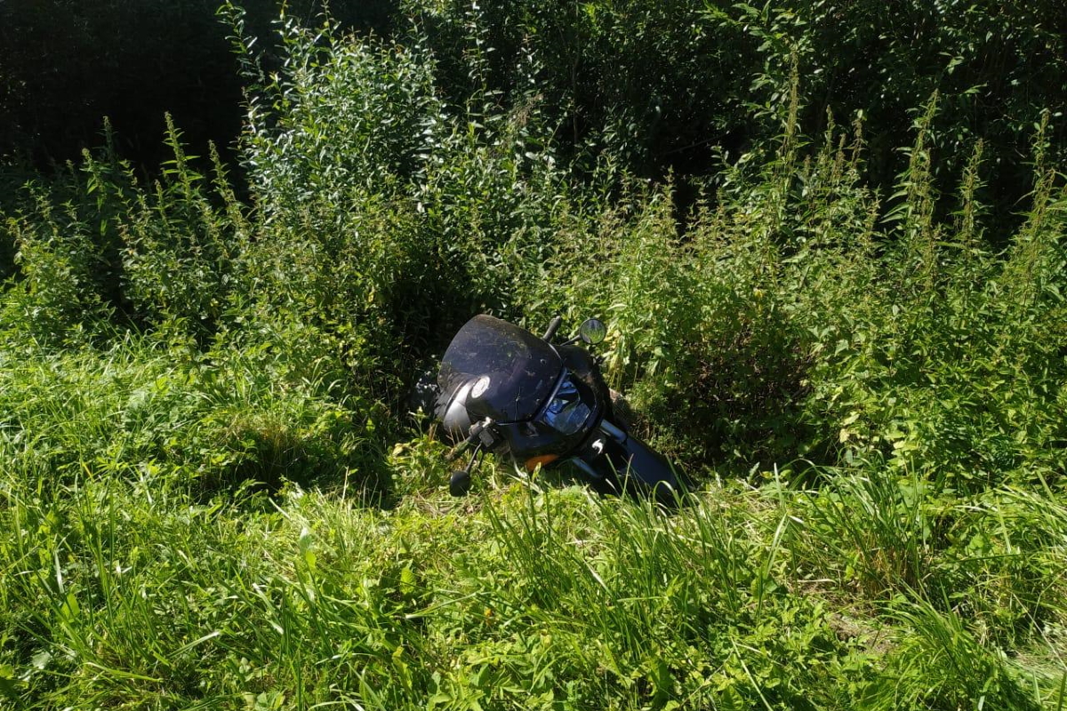 В Тверской области мотоциклист пострадал, вылетев в кювет