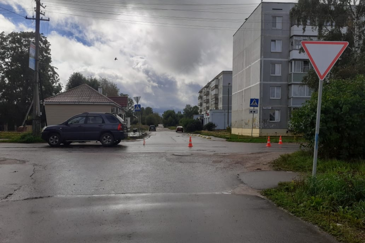 В Тверской области 8-летняя девочка попала под колеса кроссовера