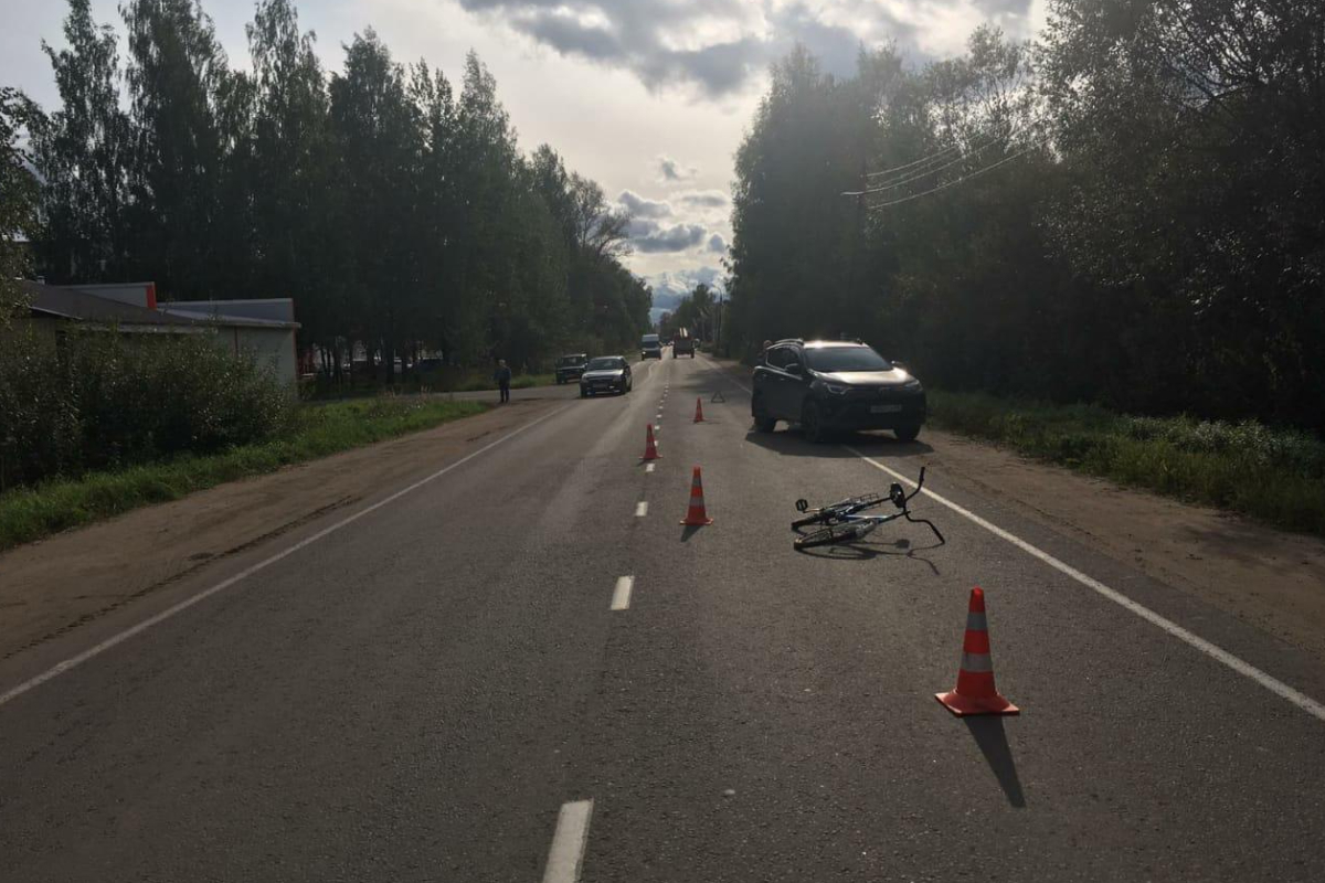 В Тверской области кроссовер сбил ребенка на велосипеде