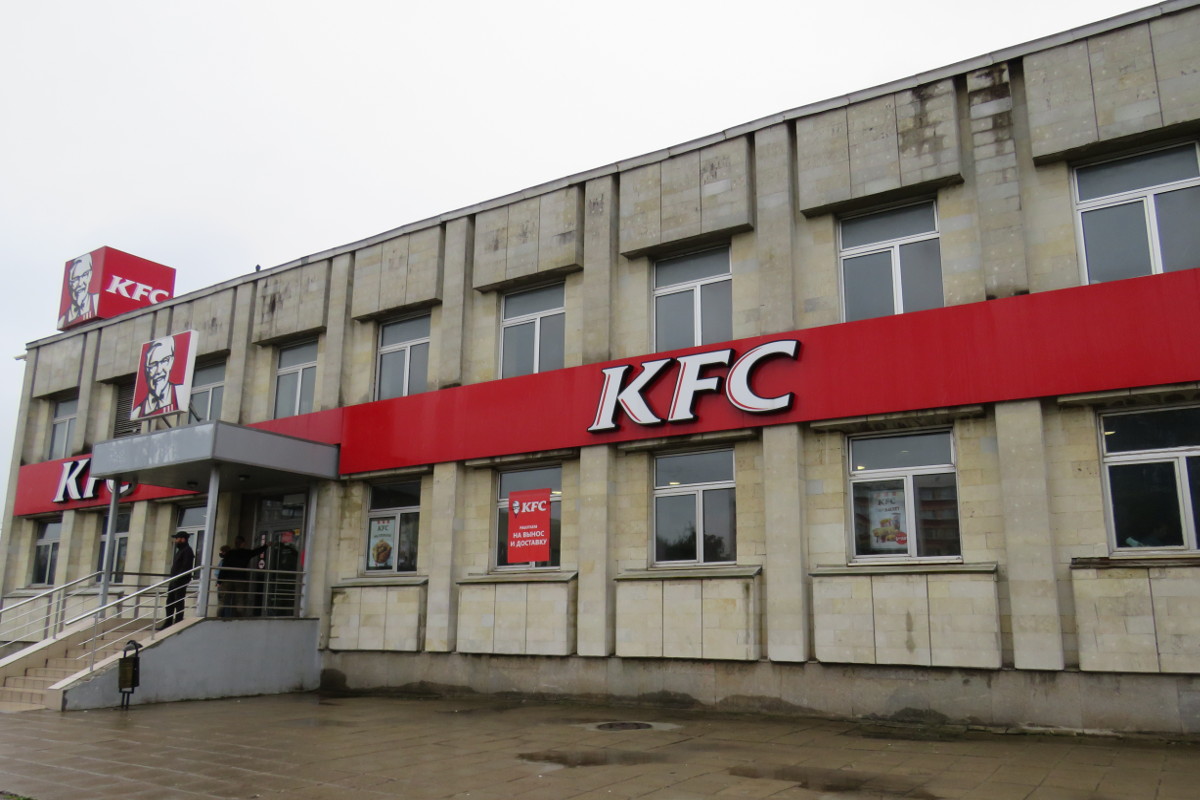 Жители Твери осуждены за кражу в кафе «KFC»