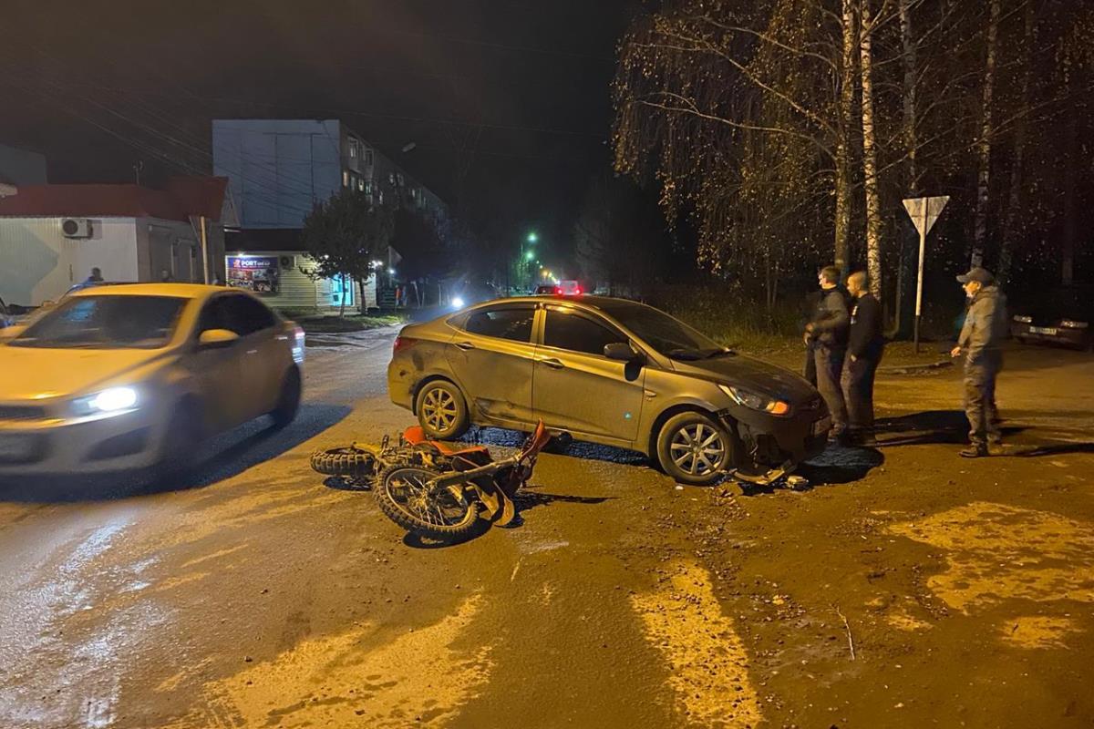 В Ржеве водитель на иномарке сбил мотоциклиста, который катался без номеров и документов