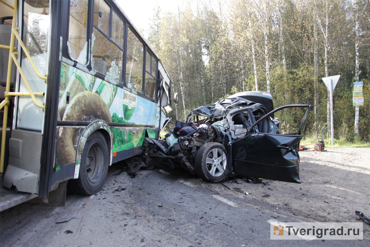 Ссора с подругой и пьяные поездки: подробности смертельного ДТП с автобусом в Тверской области