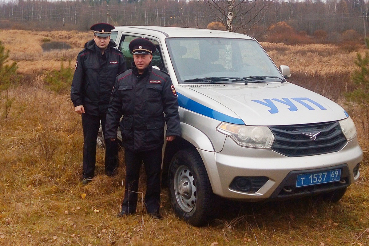 В Тверской области полицейские восемь часов искали пенсионера, который заблудился в лесу
