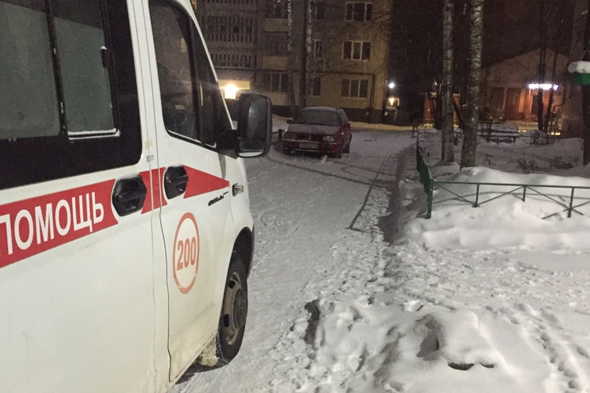 В Тверской области машина перегородила путь скорой помощи, спешащей на вызов к пациенту
