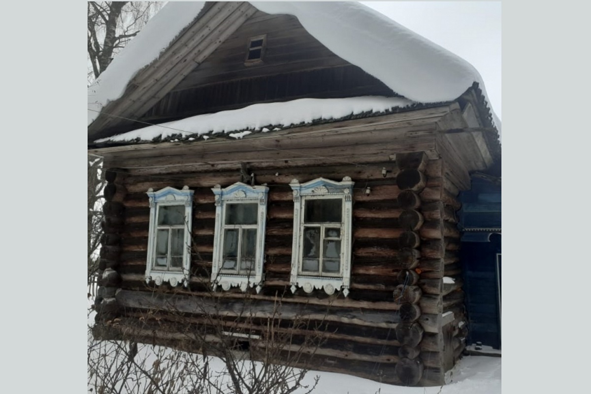 В Рамешковском районе вор снял с крыши дома несколько листов профнастила