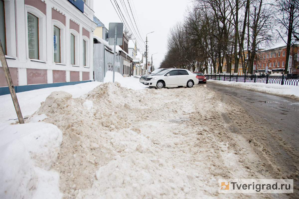Платные парковки в Твери превратились в снежную трясину