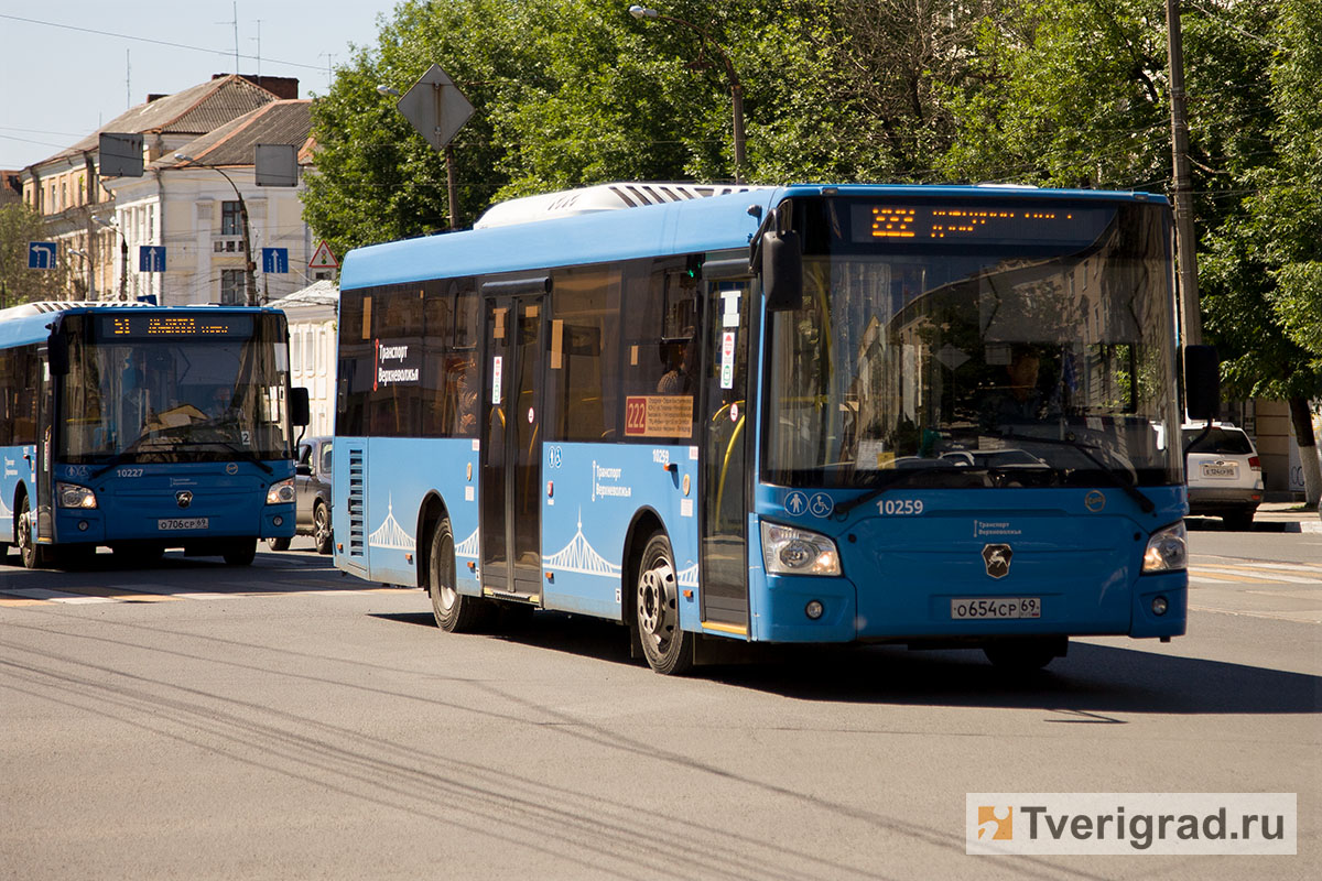 В Твери пассажиров просят не открывать окна в автобусах