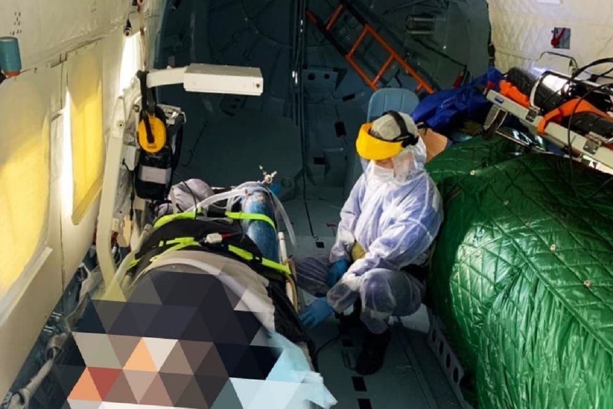 В Тверь вертолетом санавиации экстренно доставлен пациент с тяжелым течением COVID-19