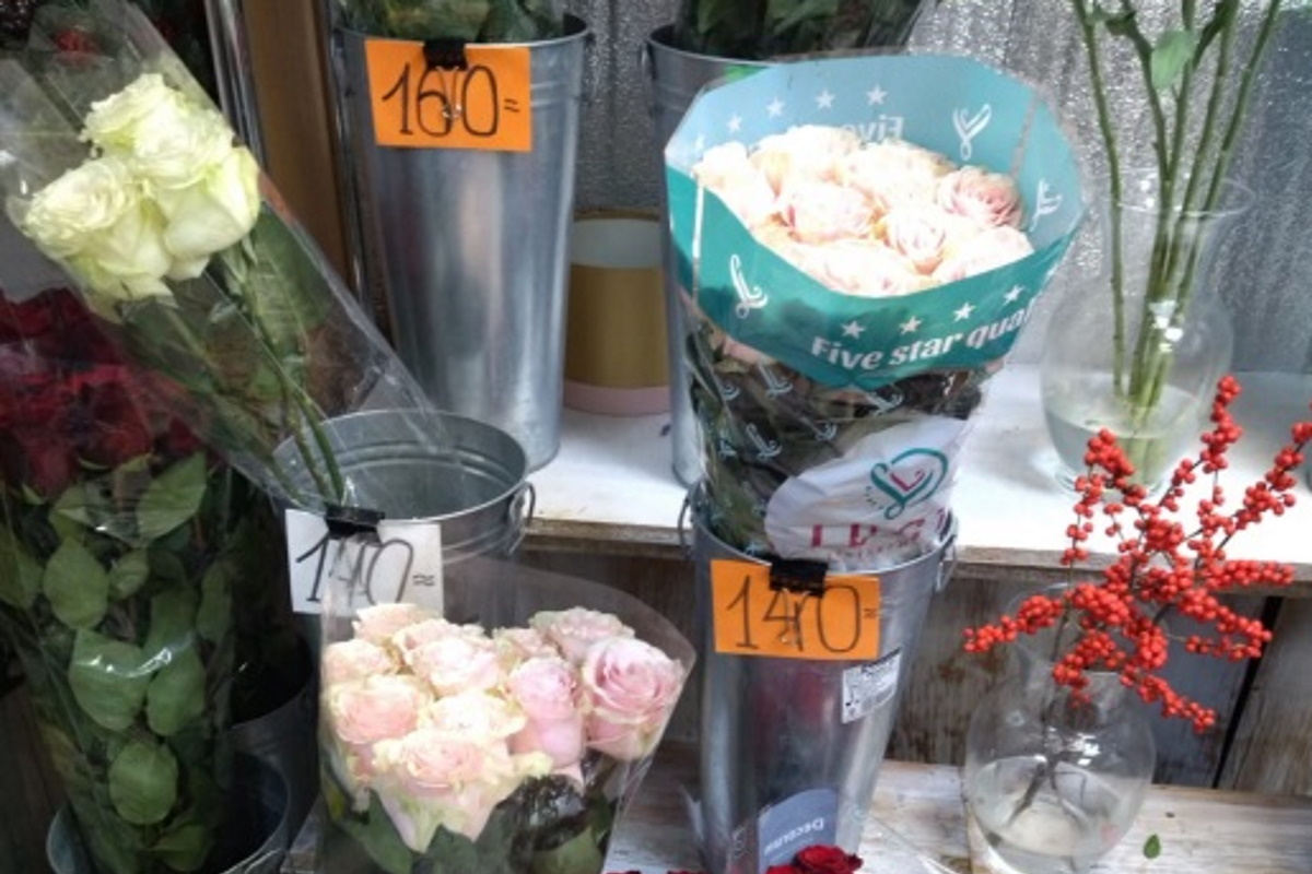 Болезни и вредителей искали в цветочных магазинах Твери