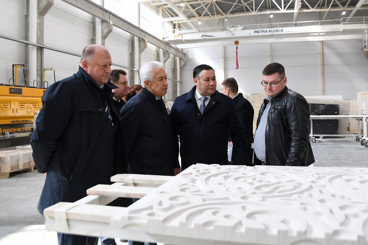 Игорь Руденя в ходе рабочей поездки посетил камнеобрабатывающий завод «Белый камень»