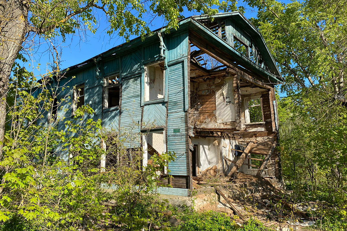 Общественники требуют закрыть доступ в заброшенные дома на «Первомайском пепелище» в Твери
