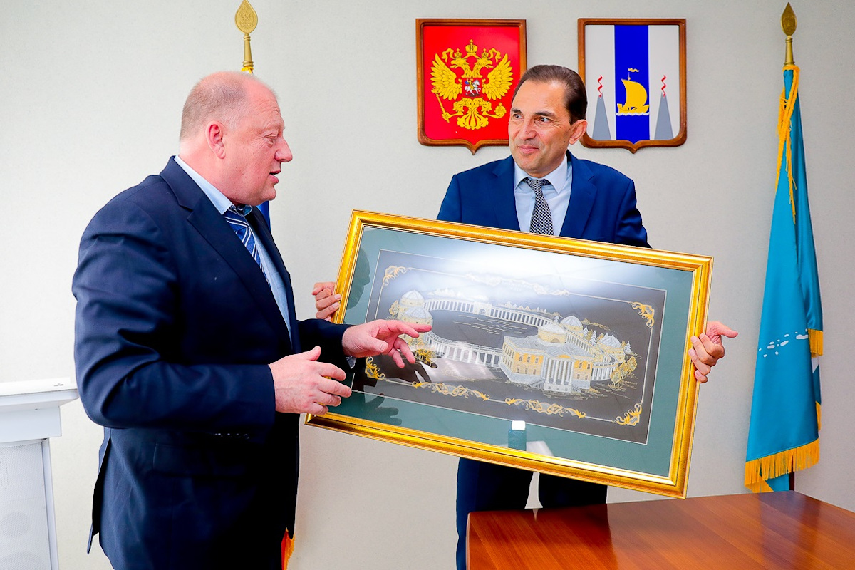 Парламенты Тверской и Сахалинской областей подписали соглашение о сотрудничестве