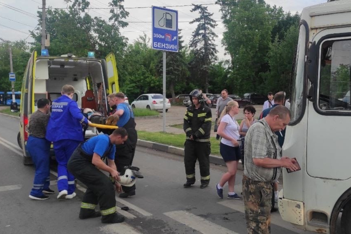 В Твери автобус сбил 8-летнего мальчика на пешеходном переходе