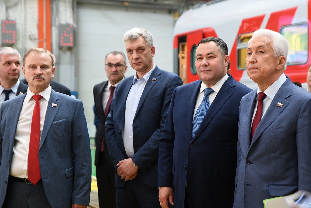 Работа, старание и Западный мост: за что Игорь Руденя поблагодарил сотрудников вагоностроительного завода