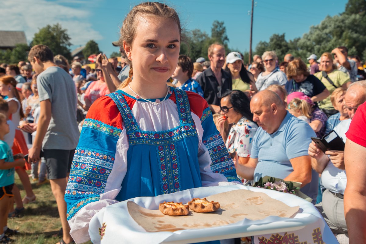 В Тверской области на международном фестивале «Калитка» съели больше 10 тысяч пирогов