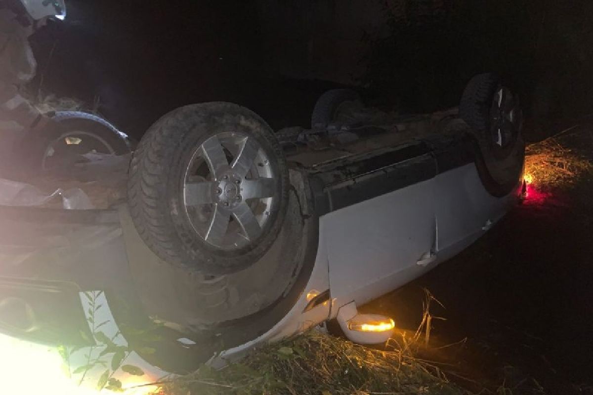 В Тверской области автомобиль опрокинулся в реку: водитель погиб