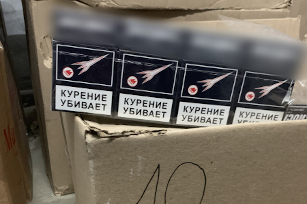 В Твери силовики накрыли склад с поддельными сигаретами на 1,3 миллиона рублей