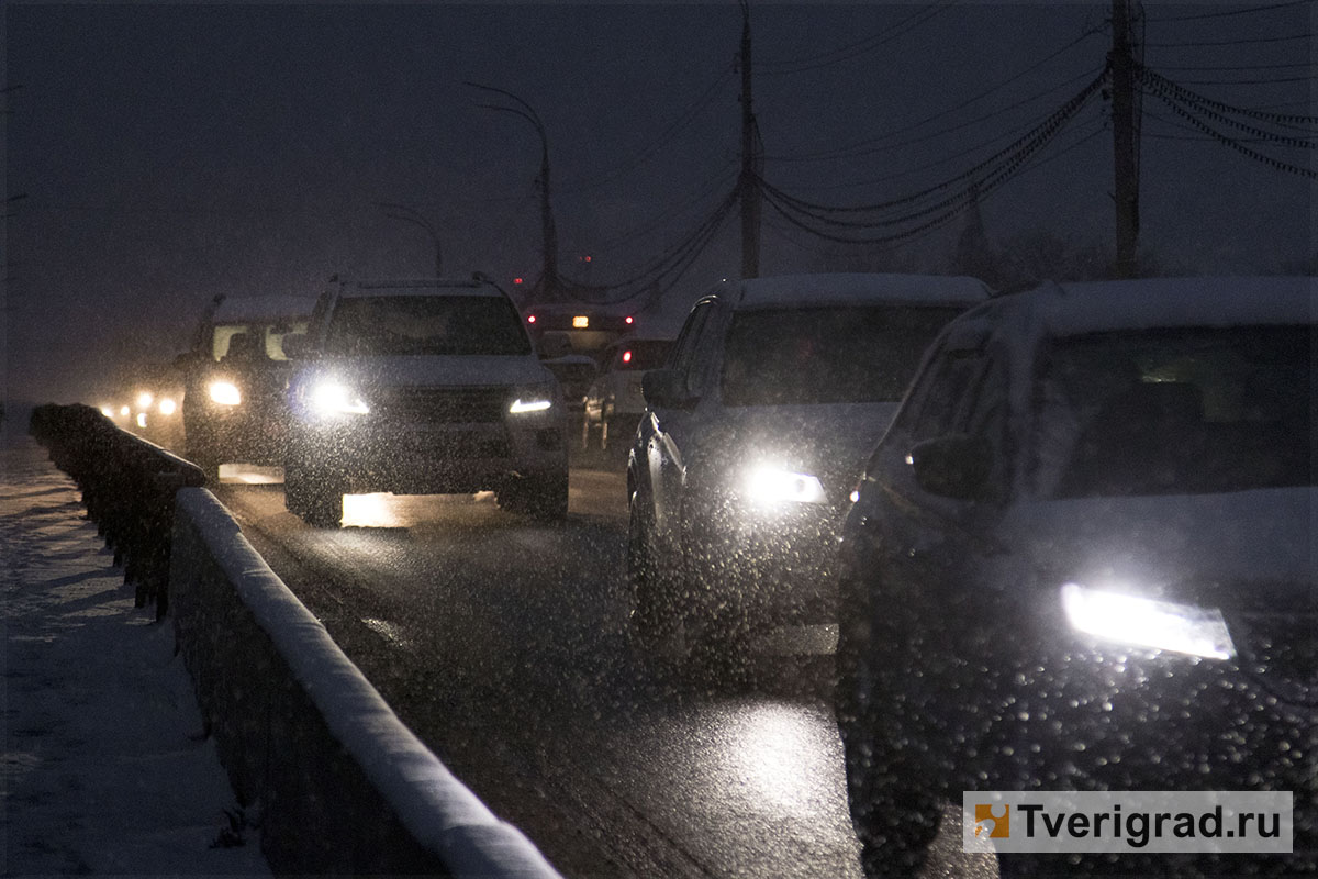 Из-за сильного снегопада в Тверской области объявлено экстренное предупреждение