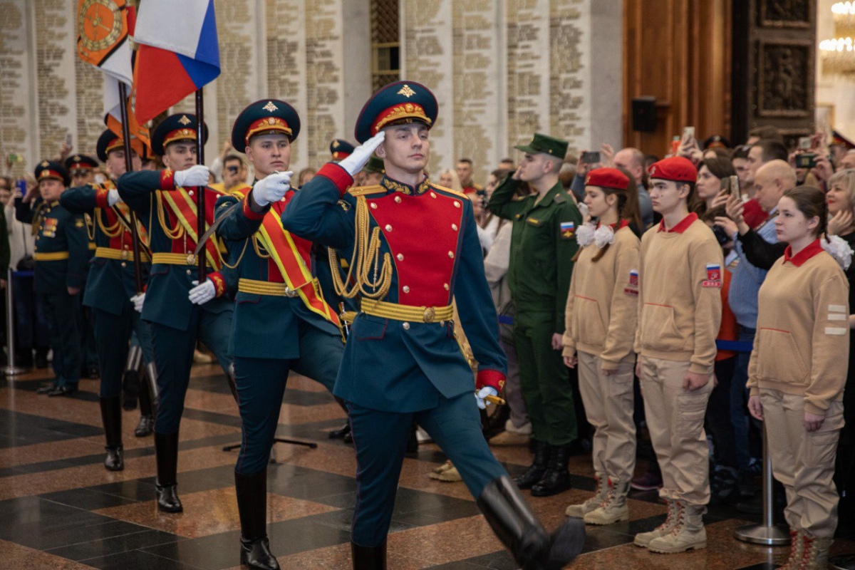 Двести новобранцев Преображенского полка приняли присягу в Музее Победы