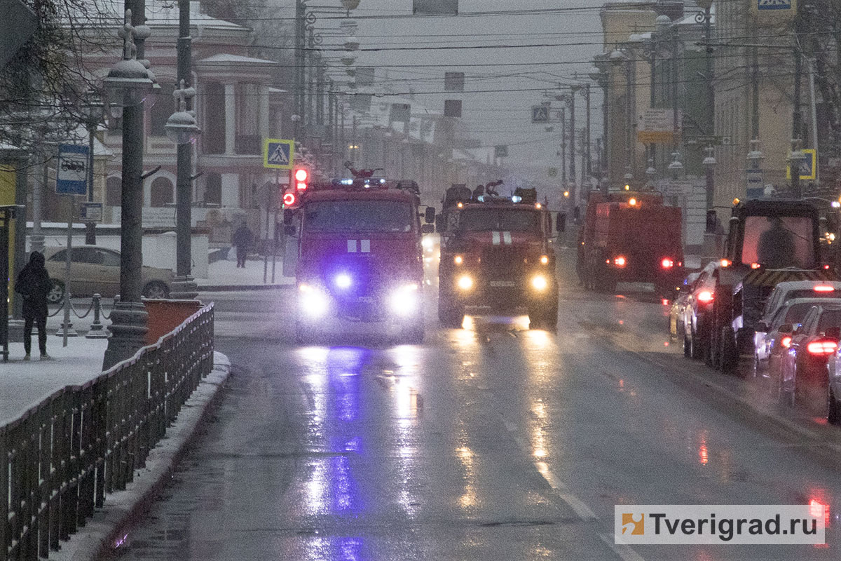 В Твери из-за пожара в многоквартирном доме эвакуированы 17 человек
