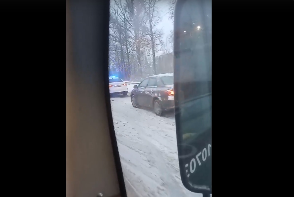 Массовое ДТП на Московском шоссе в Твери: столкнулись шесть автомобилей