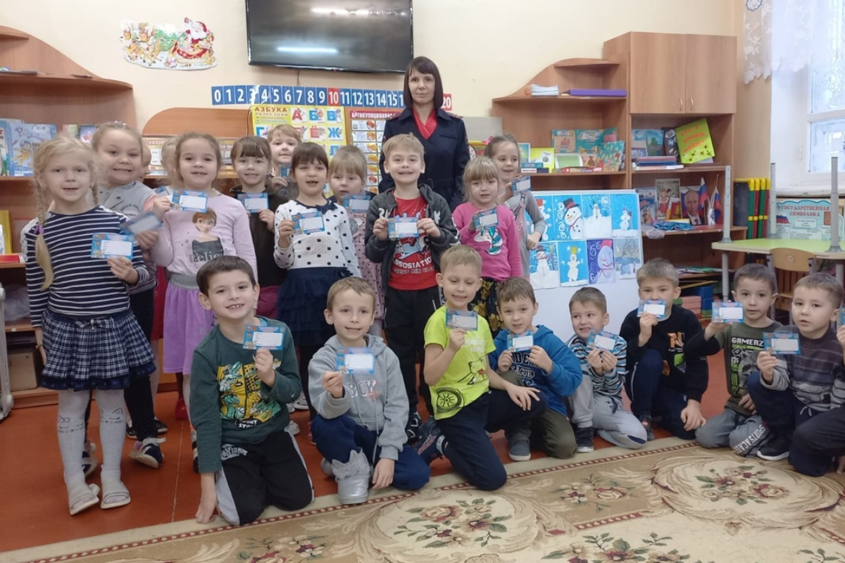 В Тверской области детям рассказали о ПДД и безопасности на дороге
