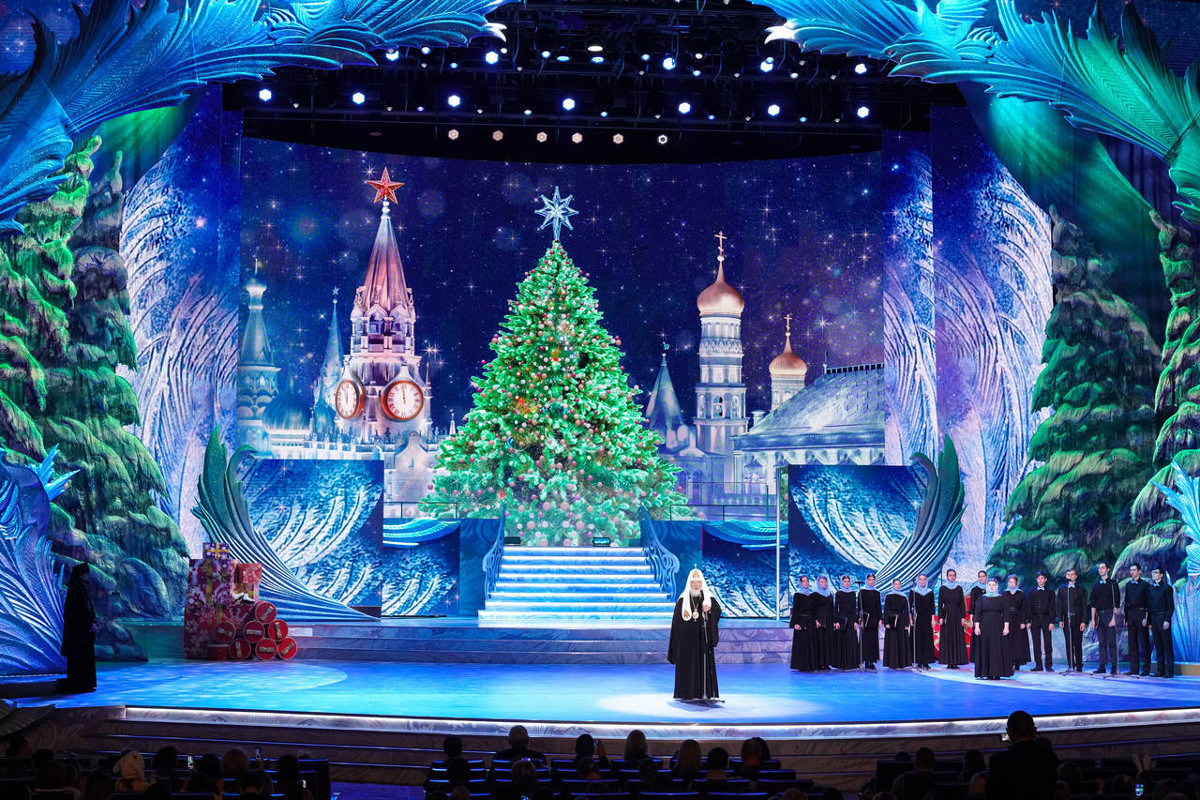 Рождественскую Патриаршую ёлку в Кремлёвском дворце посетили 50 детей из Тверской области