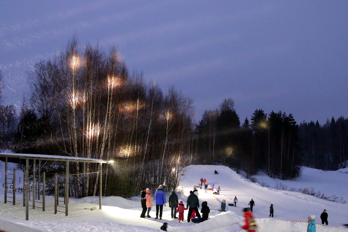 В парке активного отдыха «Гришкино» в Тверской области клиентам Tele2 доступен бесплатный прокат лыж и коньков