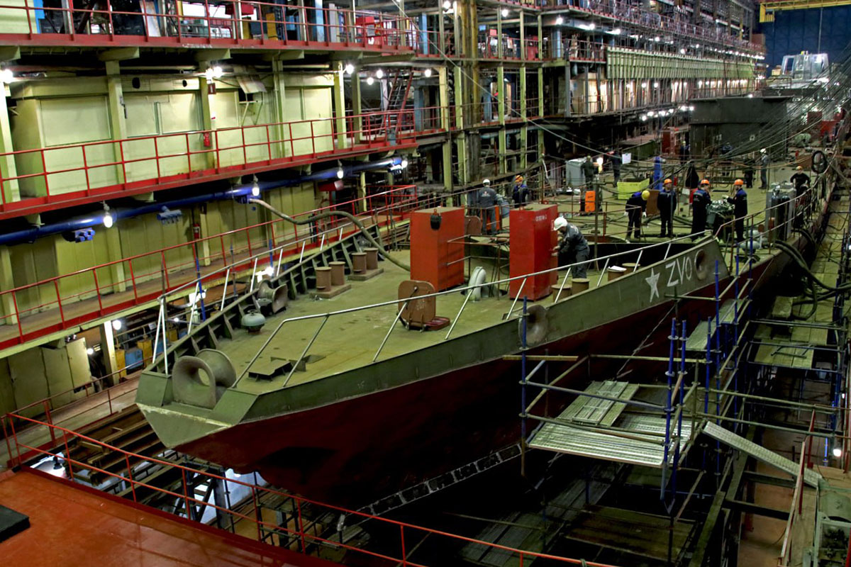На судостроительном заводе начали изготовление надстройки для корабля, названного в честь города в Тверской области