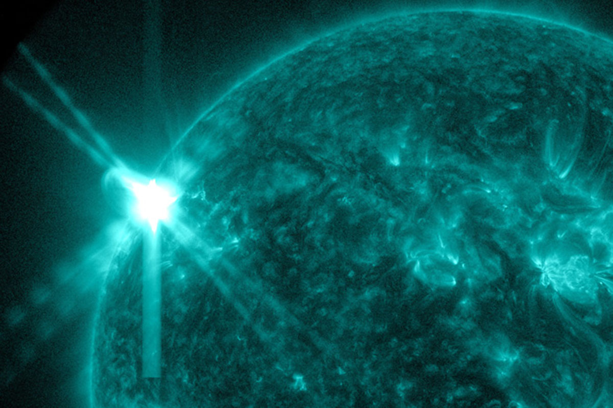 Экстремальная вспышка на Солнце вызовет на Земле новую магнитную бурю