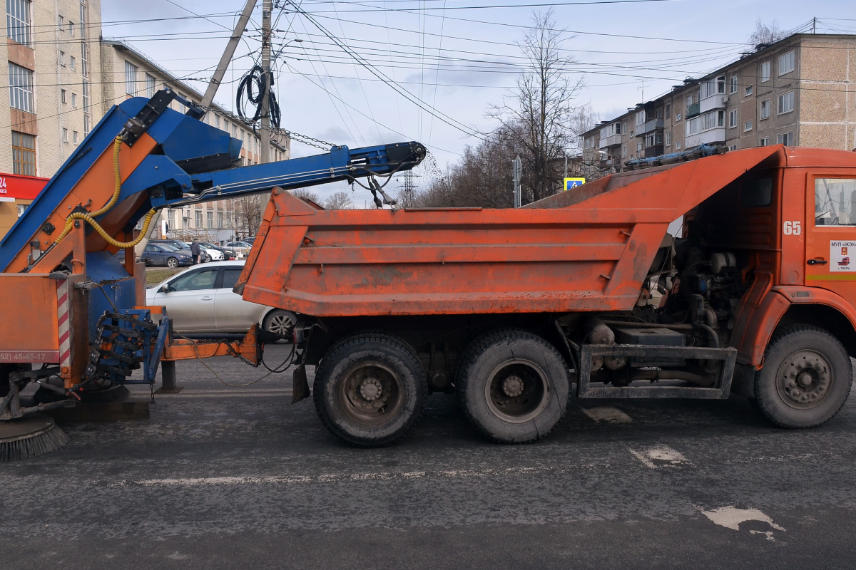 В Твери начали масштабную уборку улиц