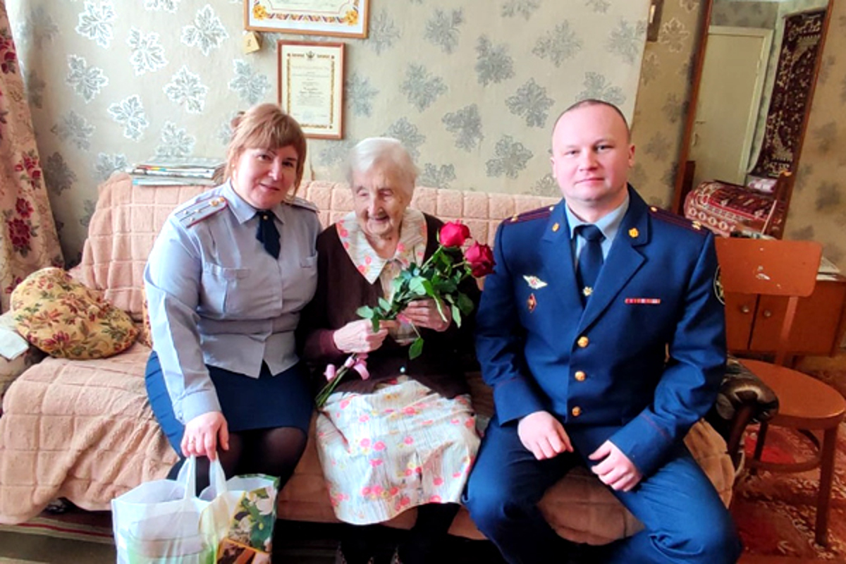 В Тверской области Ветерану труда Лидии Челноковой исполнилось 102 года