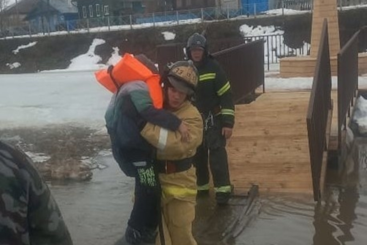 В Тверской области спасли ребенка на реке Кашинка