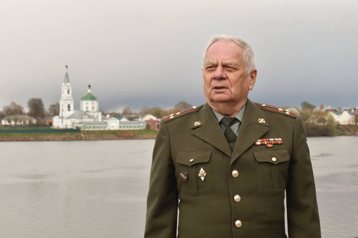 Председатель Тверского областного союза ветеранов считает необходимой службу по контракту