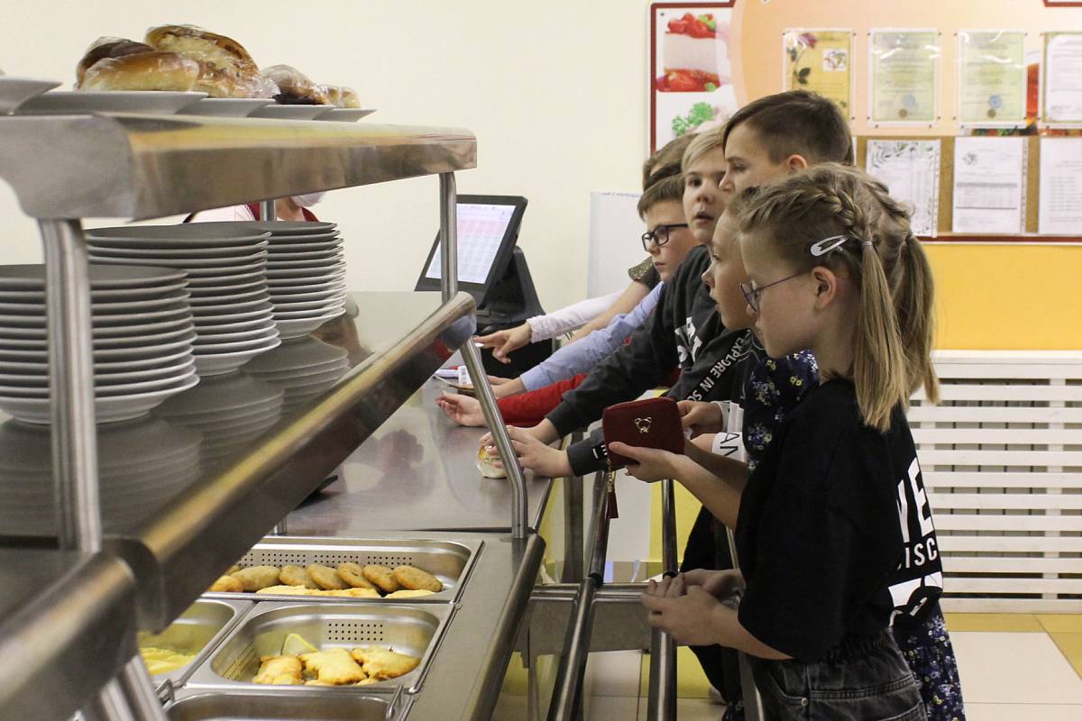 Больше 16 тысяч школьников Тверской области получают дополнительное питание