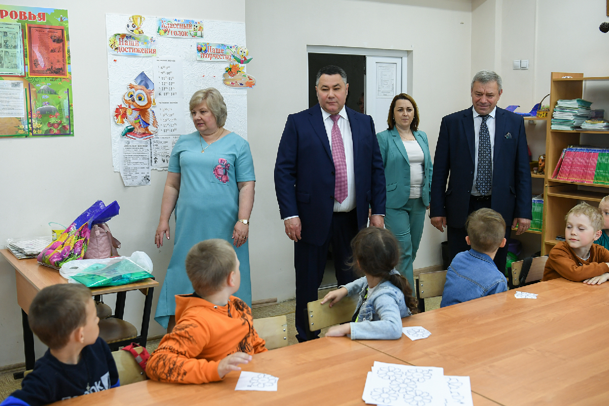 Игорь Руденя посетил в Калязине одну из лучших школ России