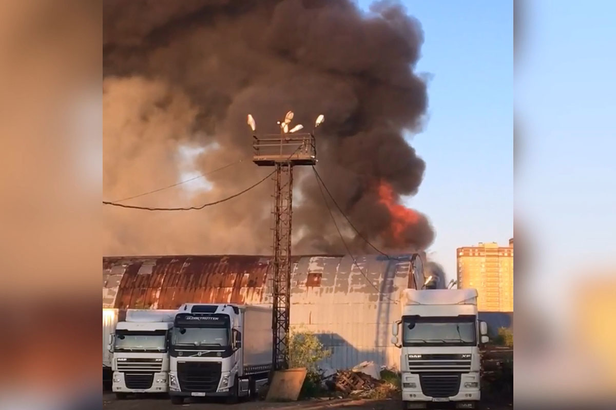 В Твери тушили сильный пожар на улице Бригадной