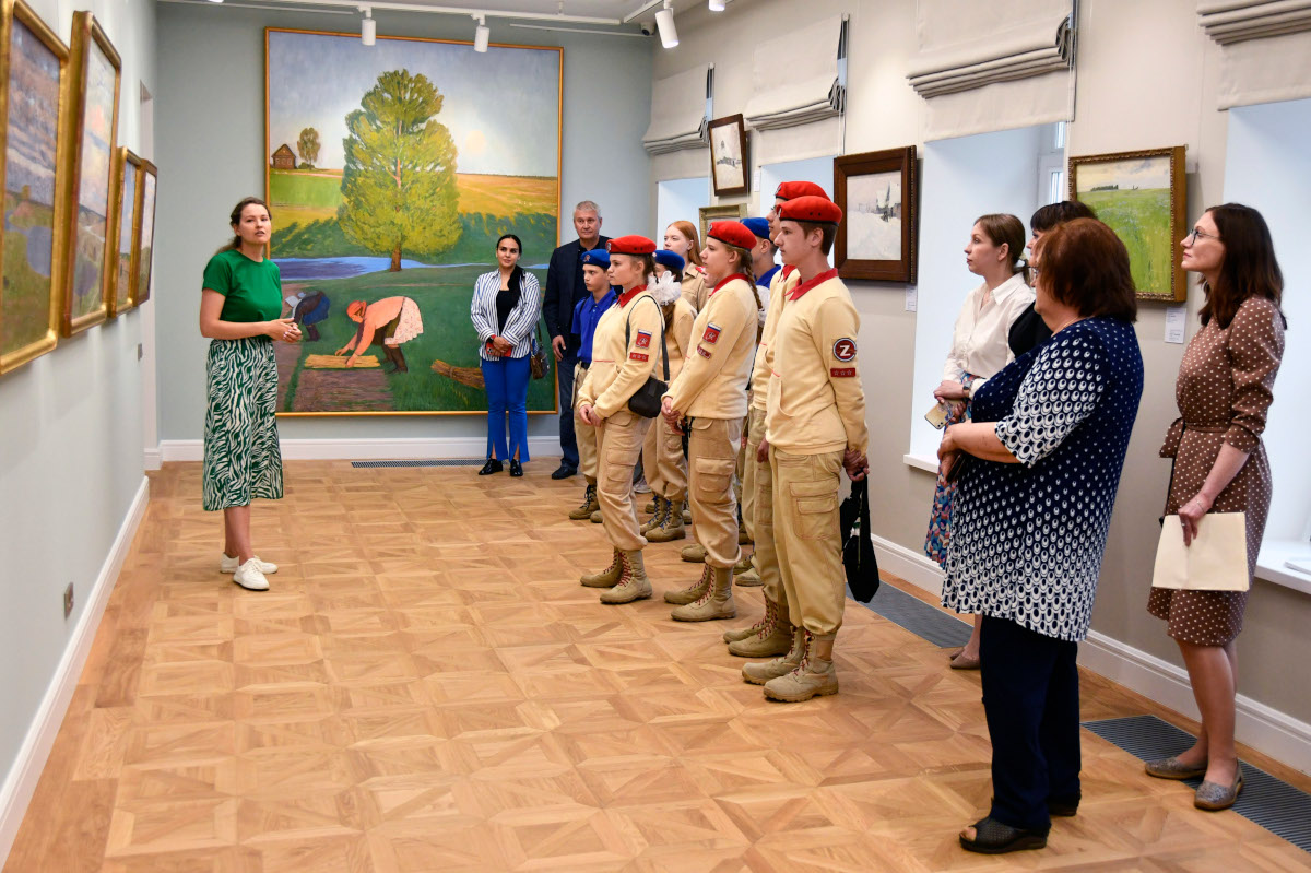 В тверском музее художника Валентина Сидорова открылась арт-гостиная