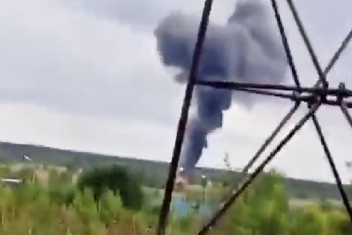 МЧС сообщает о количестве погибших при крушении самолёта в Тверской области