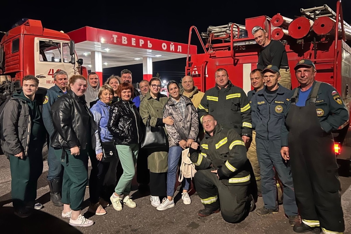 Нелидовские пожарные пришли на помощь детским врачам из Твери