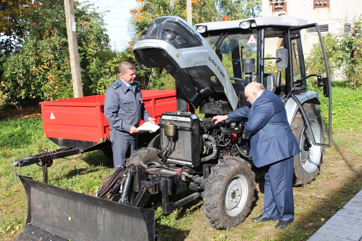 В Тверской области для учеников Сиговской школы купили трактор